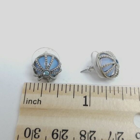 Vintage Blue Rhinestone Cetner Stud Earrings, Silver Tone Rope Twist Setting - Picture 3 of 6